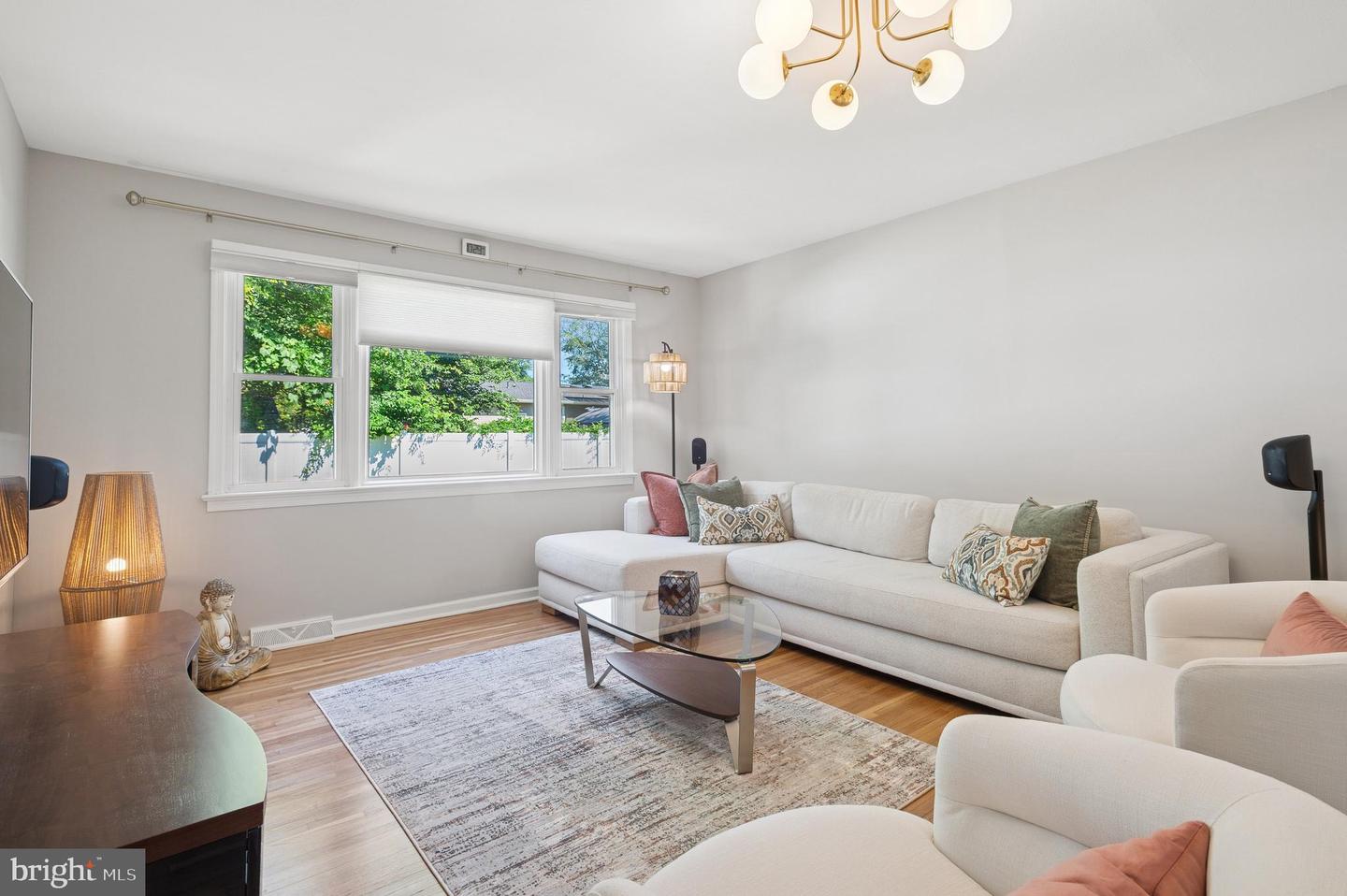 6 Hillsdale Rd