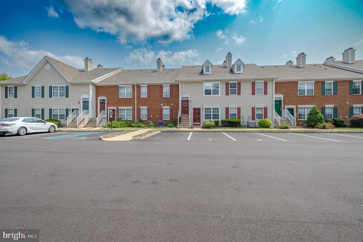 203 Castleton Ct