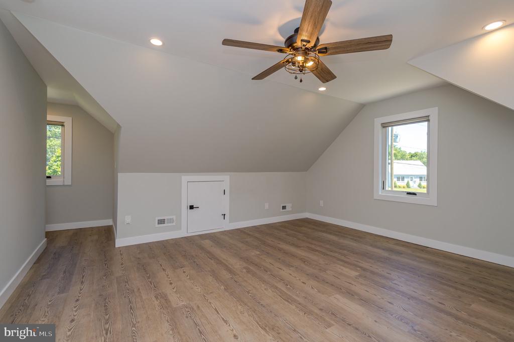 92 PENNWOOD DRIVE