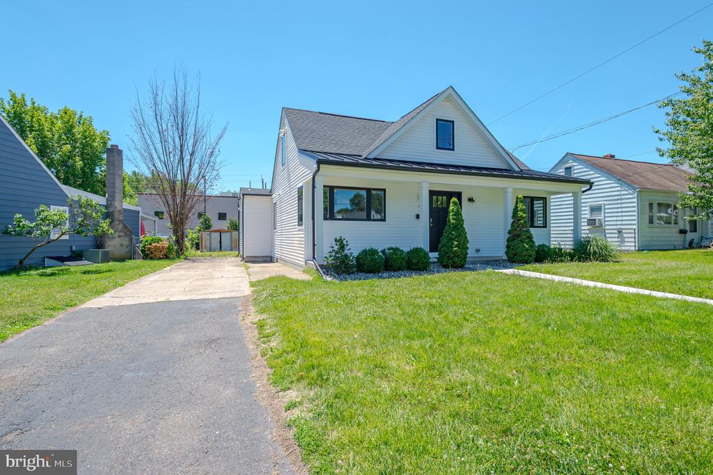 92 PENNWOOD DRIVE