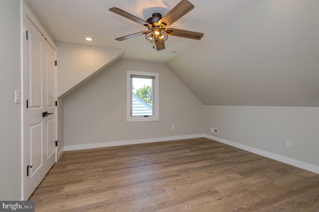 92 PENNWOOD DRIVE
