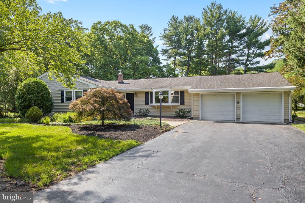 9 CANOE BROOK DRIVE