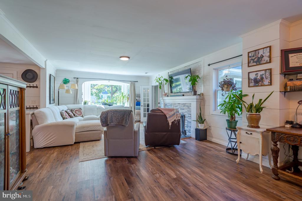 43 CRANBURY ROAD