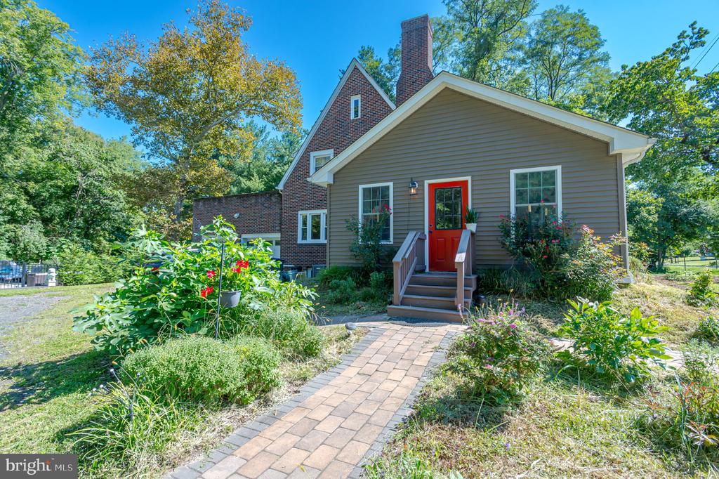 43 CRANBURY ROAD
