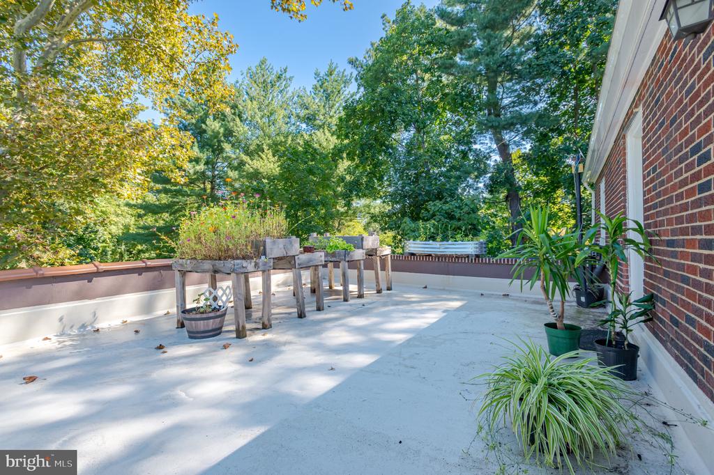 43 CRANBURY ROAD