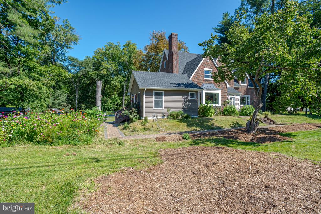 43 CRANBURY ROAD