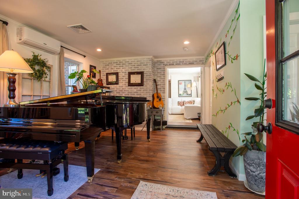 43 CRANBURY ROAD