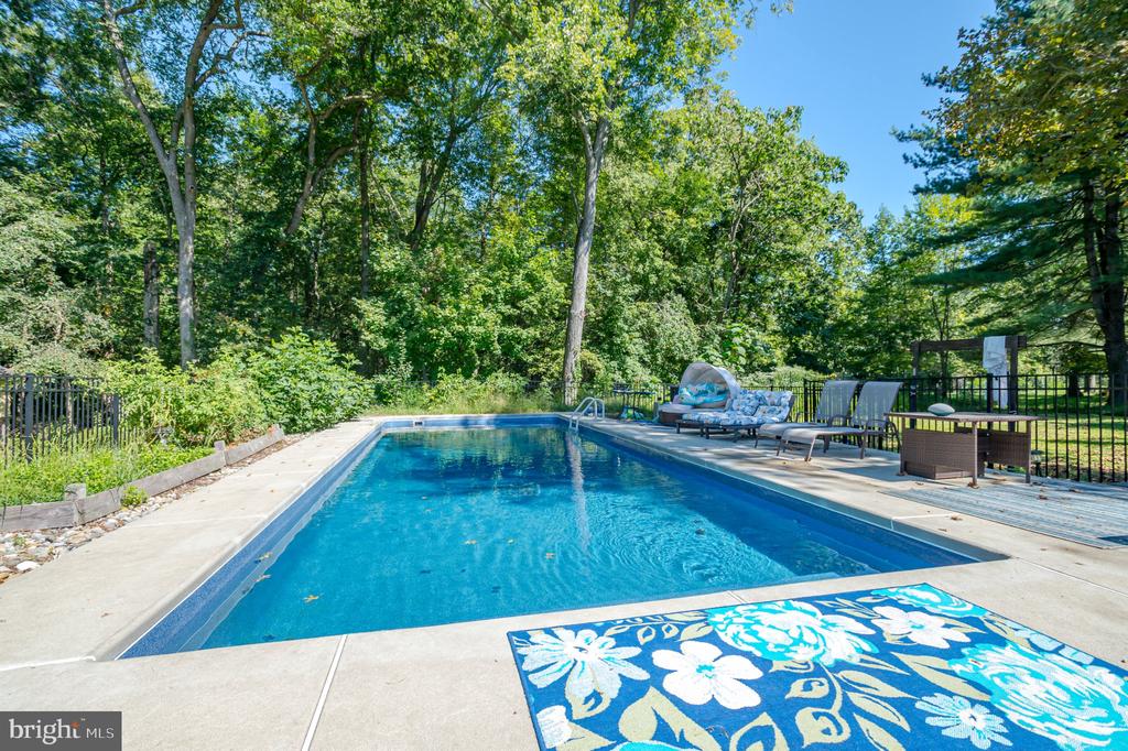 43 CRANBURY ROAD