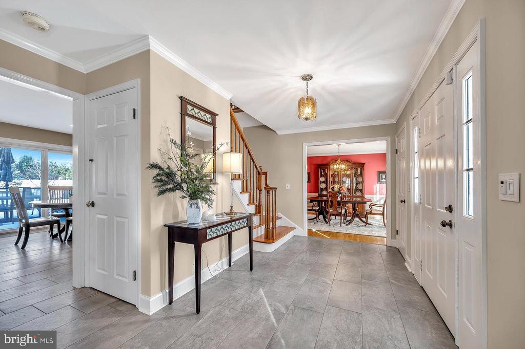 8 Scottsdale Ct
