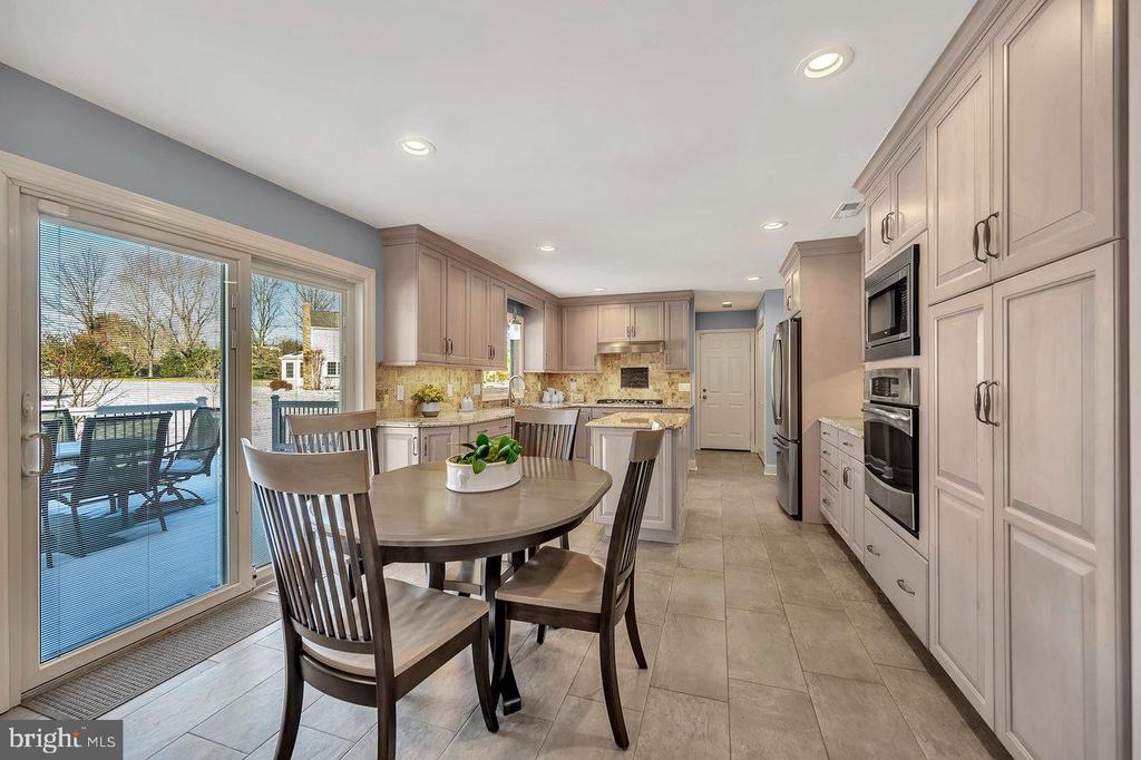 8 Scottsdale Ct