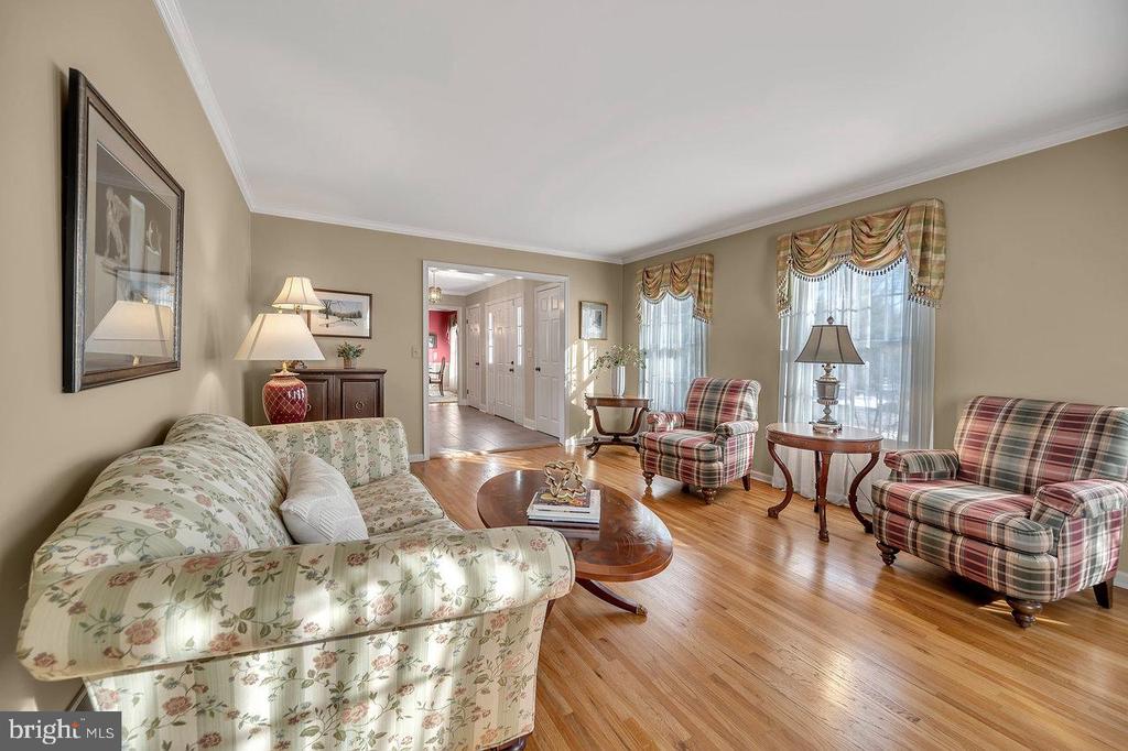 8 Scottsdale Ct