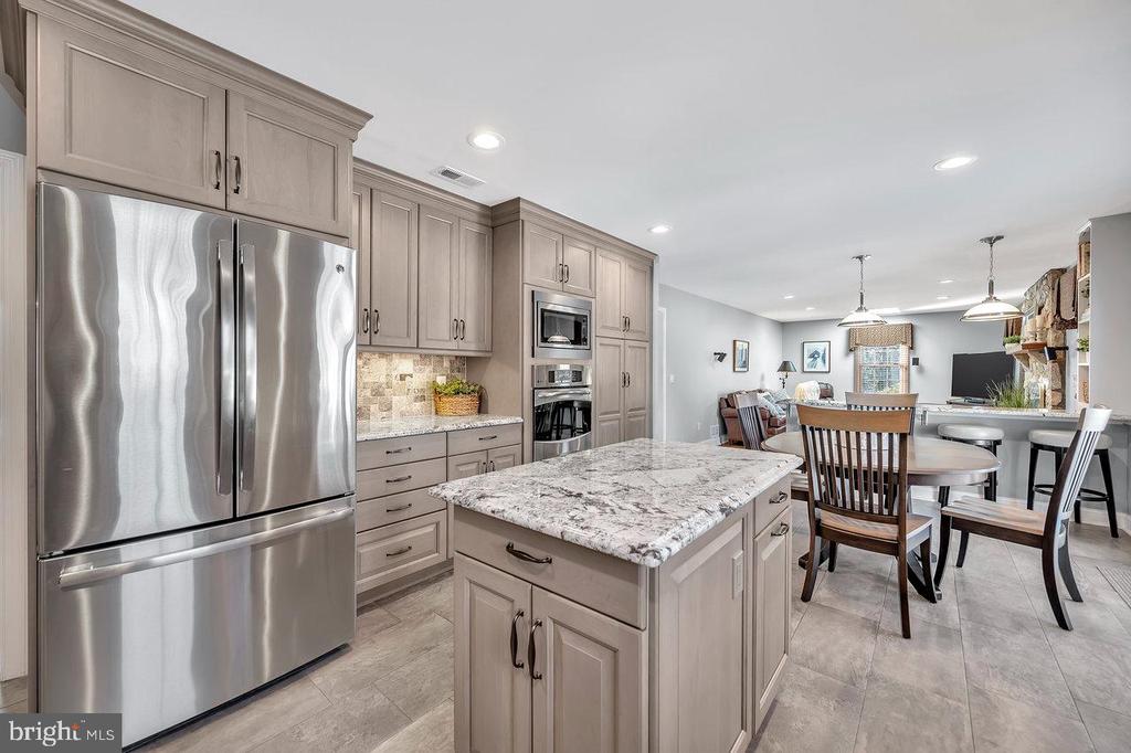 8 Scottsdale Ct