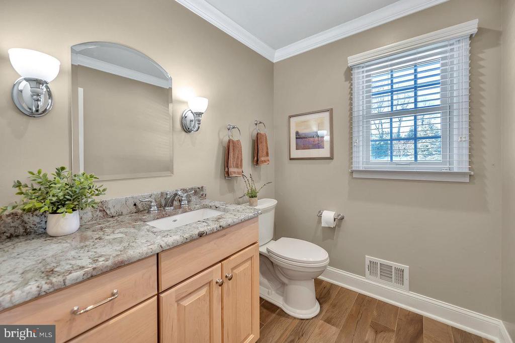 8 Scottsdale Ct