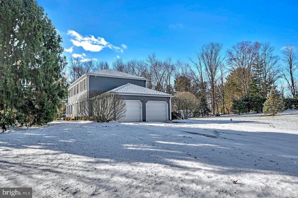 8 Scottsdale Ct
