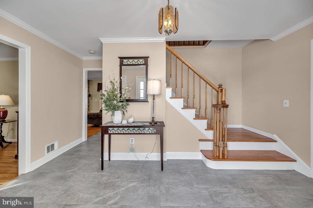 8 Scottsdale Ct