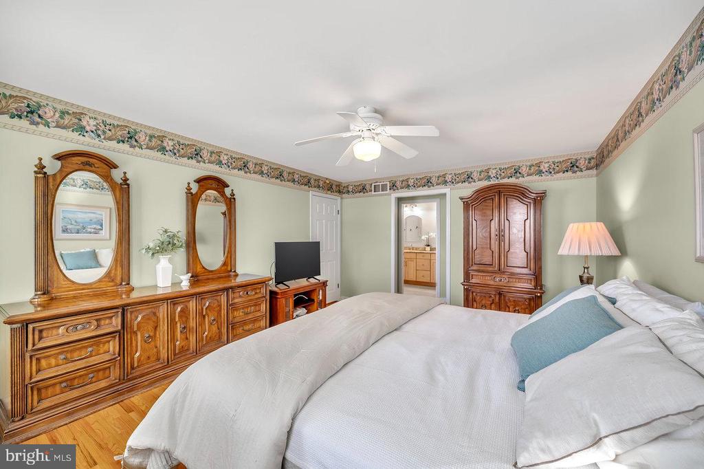 8 Scottsdale Ct