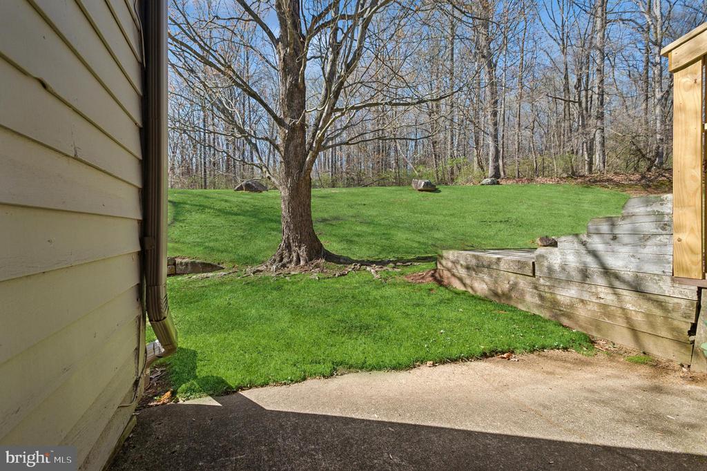 27 E Chicopee Dr