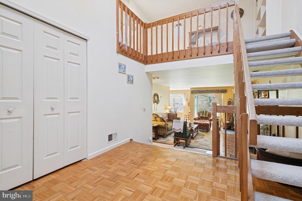 27 E Chicopee Dr