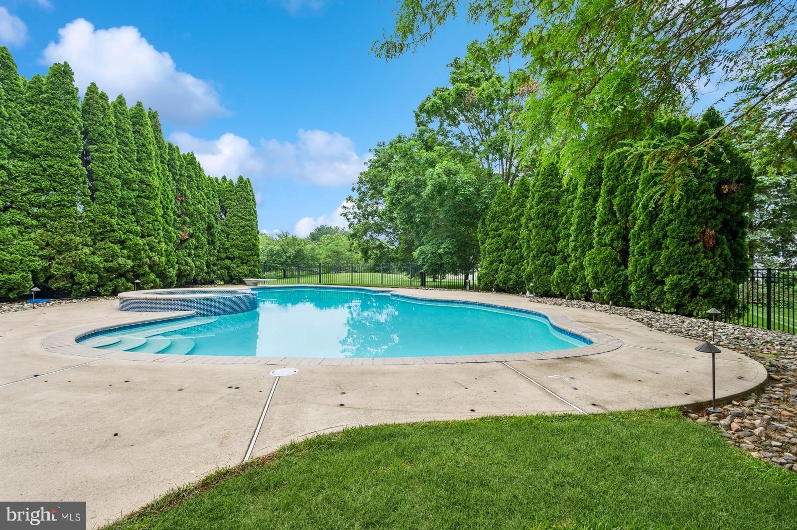 56 Saxon Way