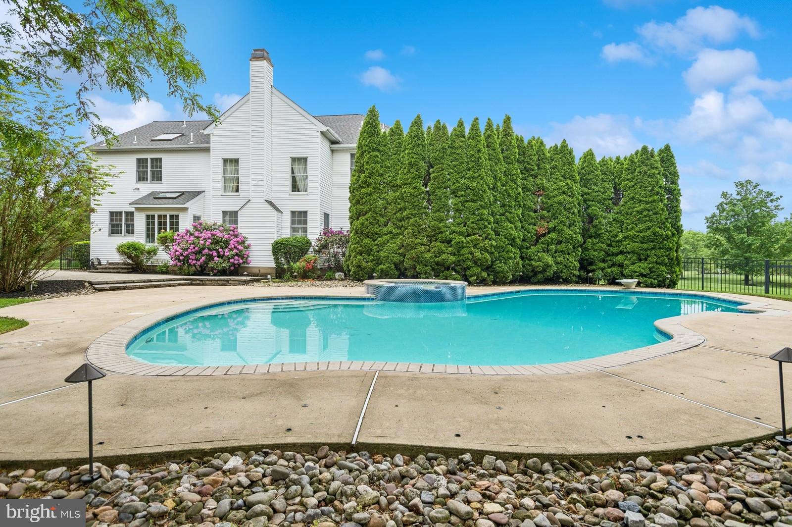 56 Saxon Way