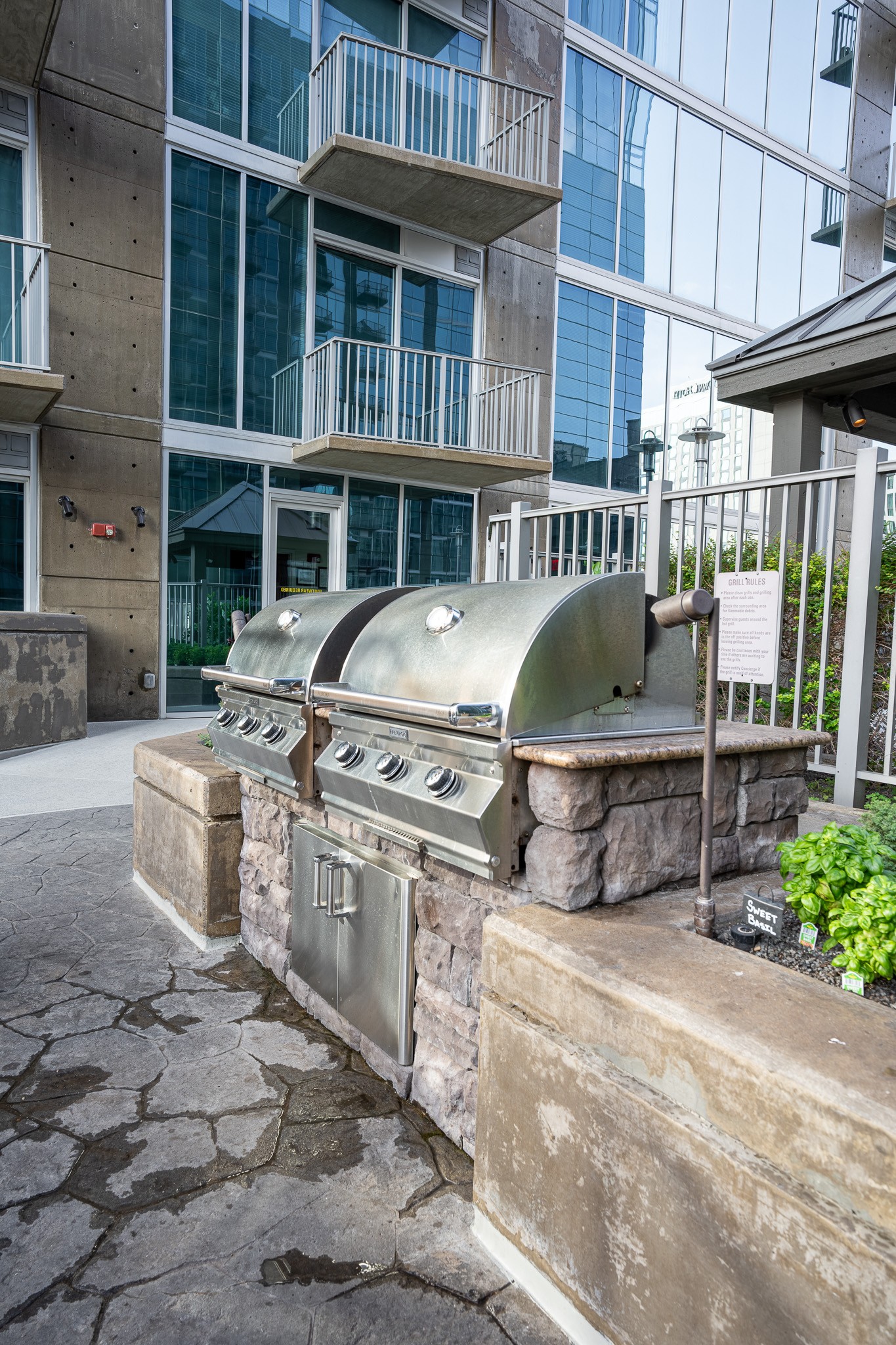 301 Demonbreun St Unit: 1407