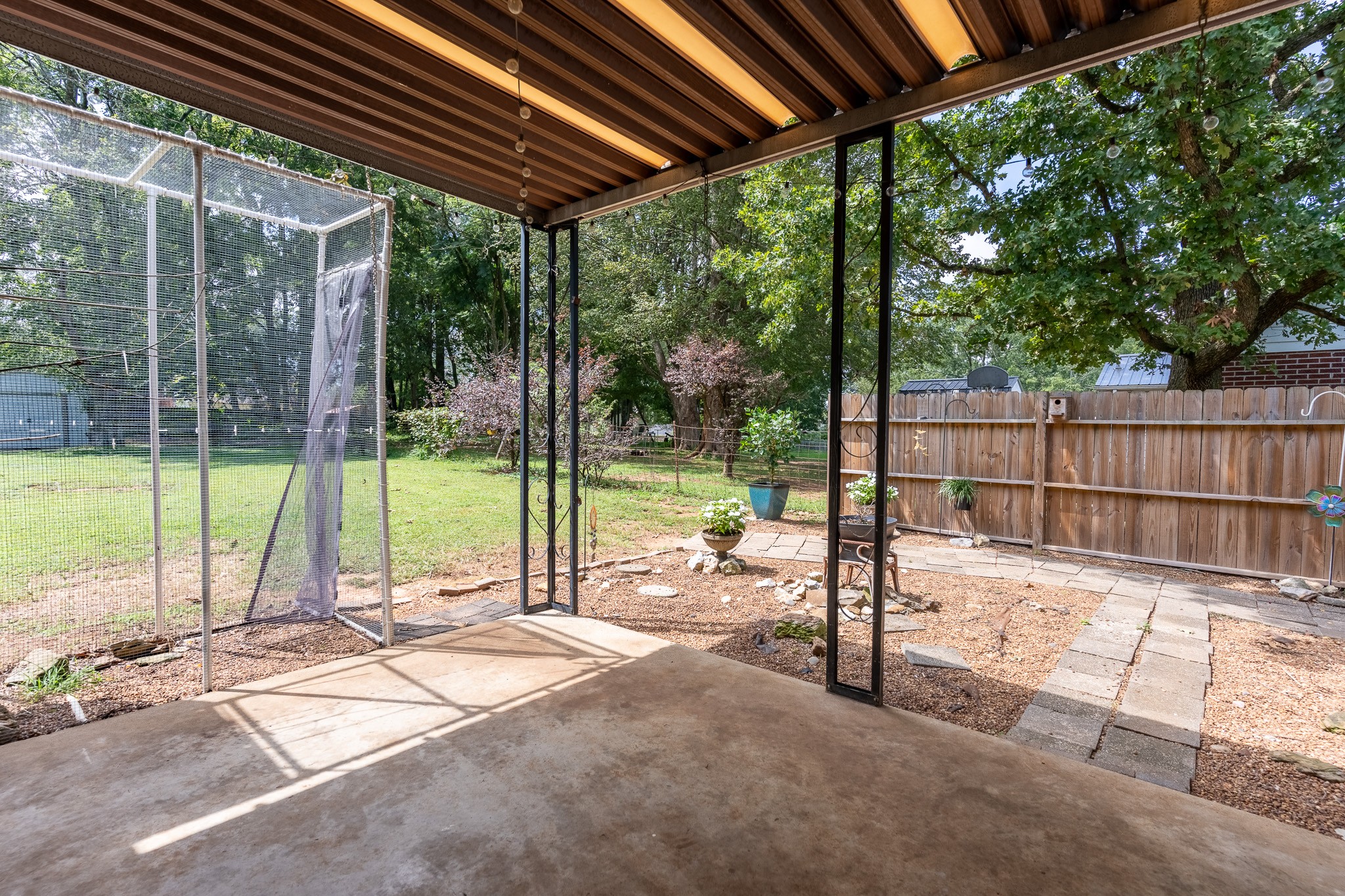 513 E Heights St
