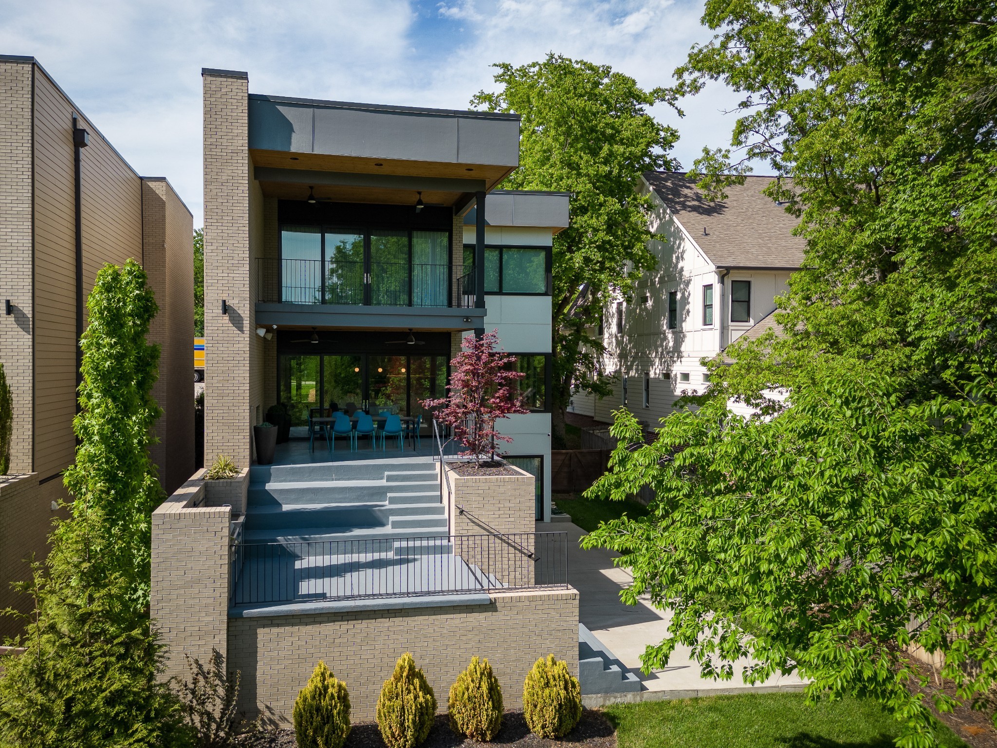 935 Glendale Ln