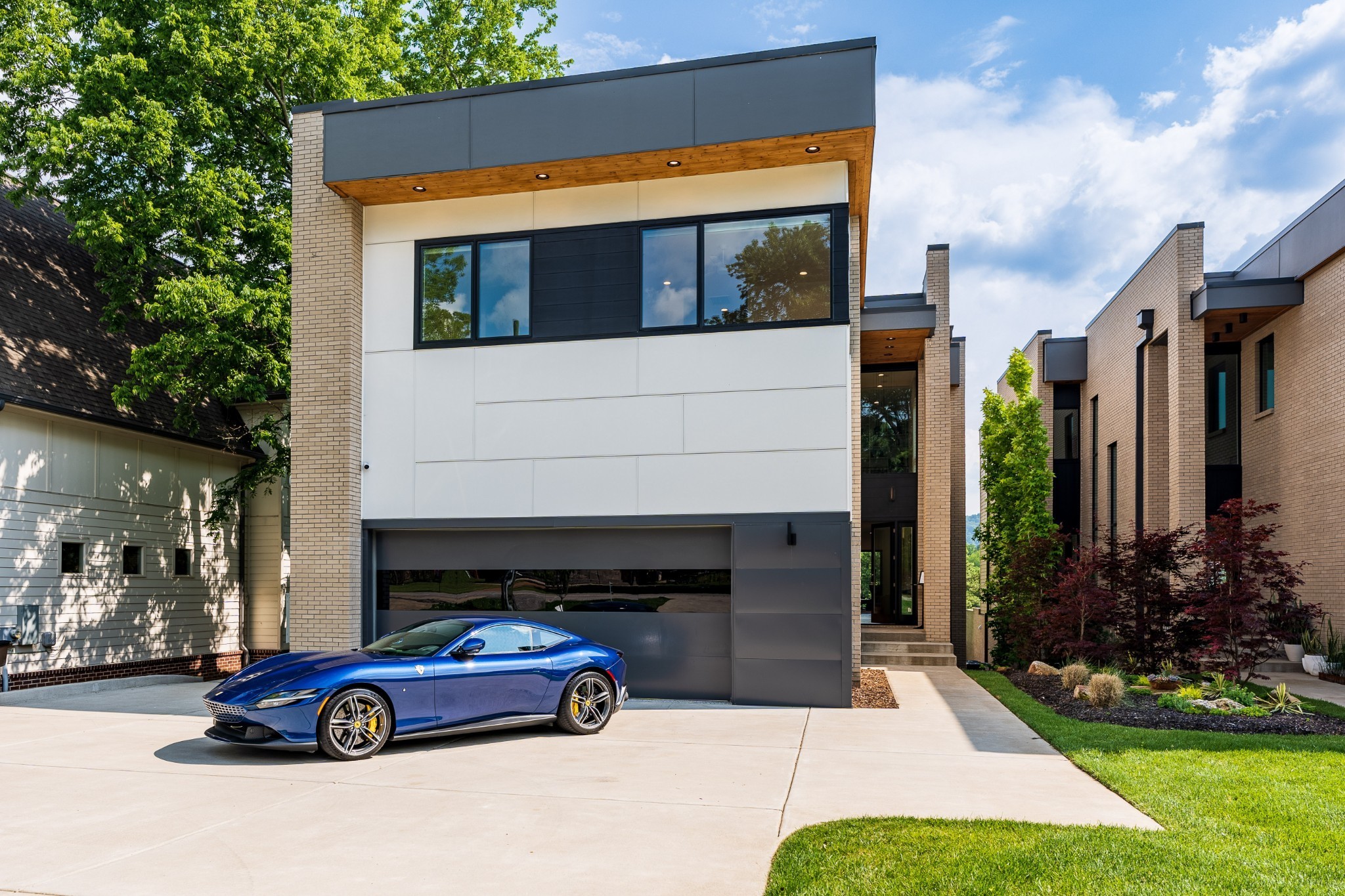 935 Glendale Ln