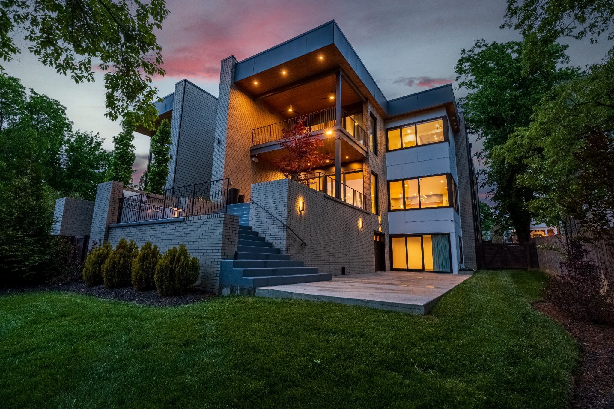 935 Glendale Ln