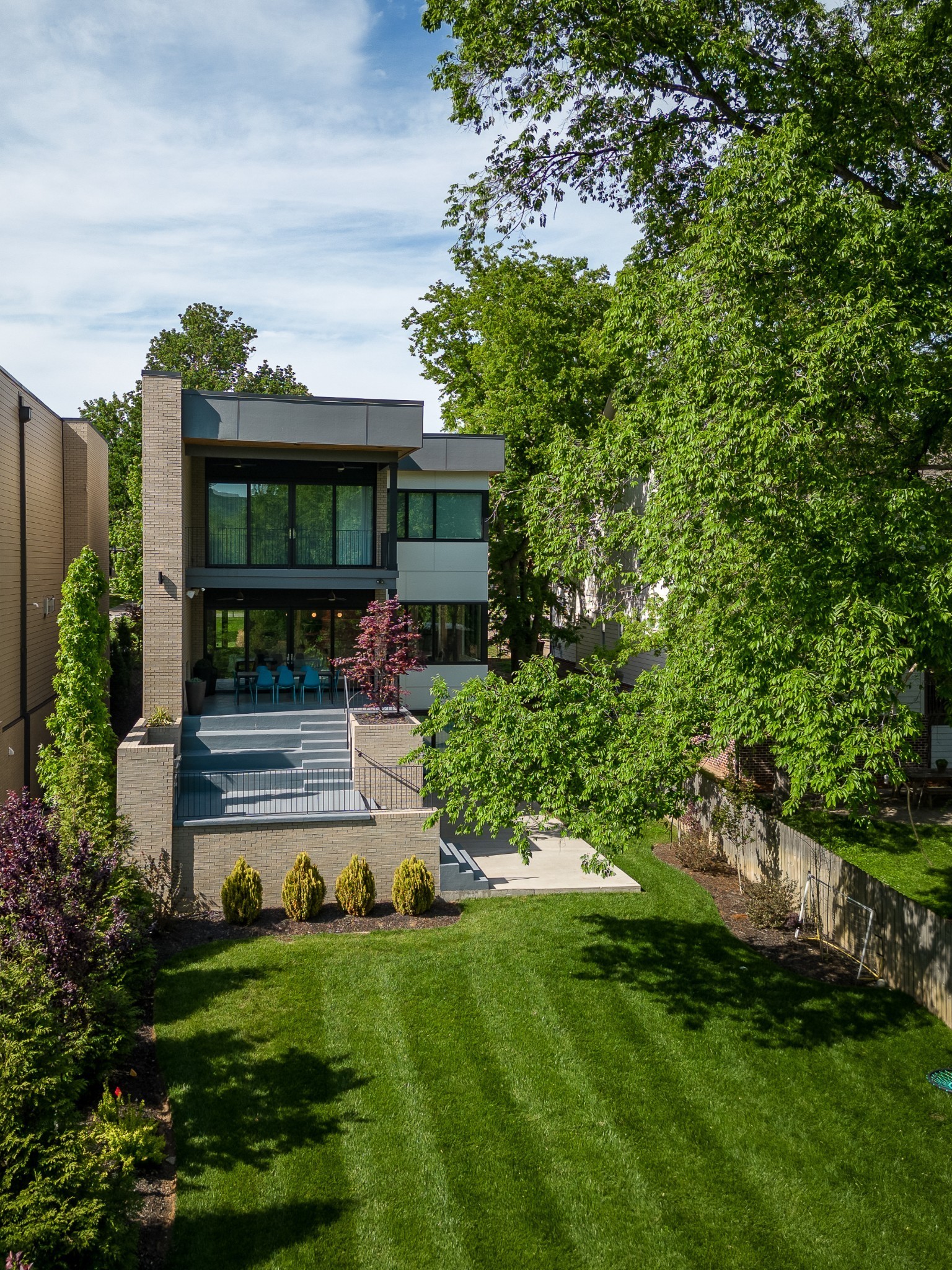 935 Glendale Ln