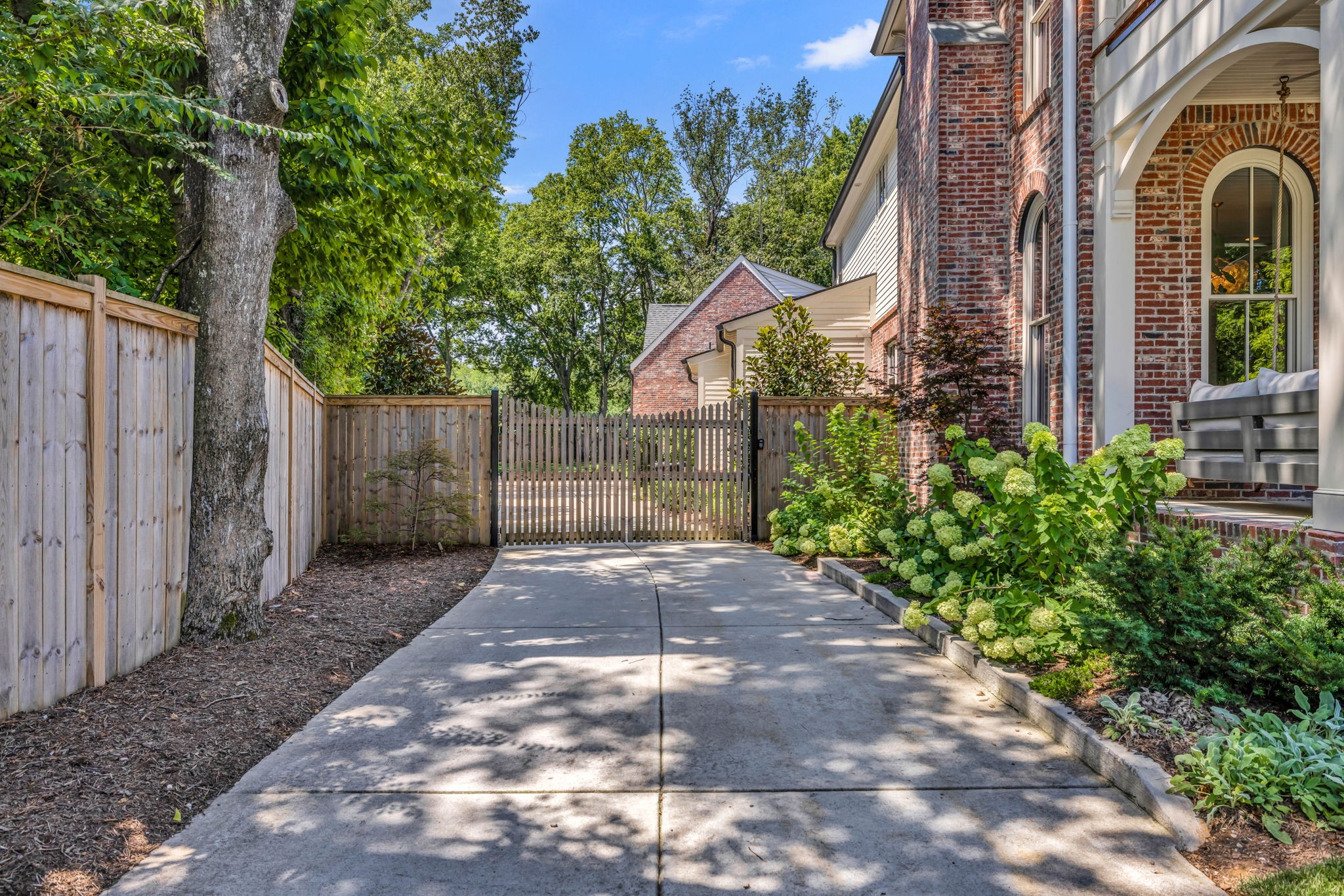213 9th Ave, S
