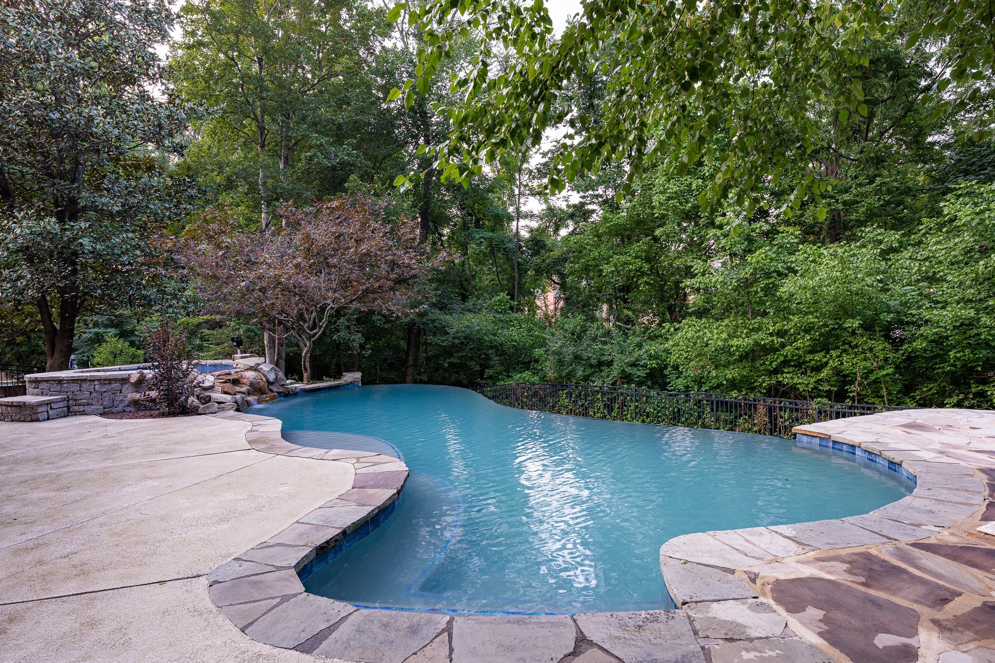 9416 Gentlewind Dr