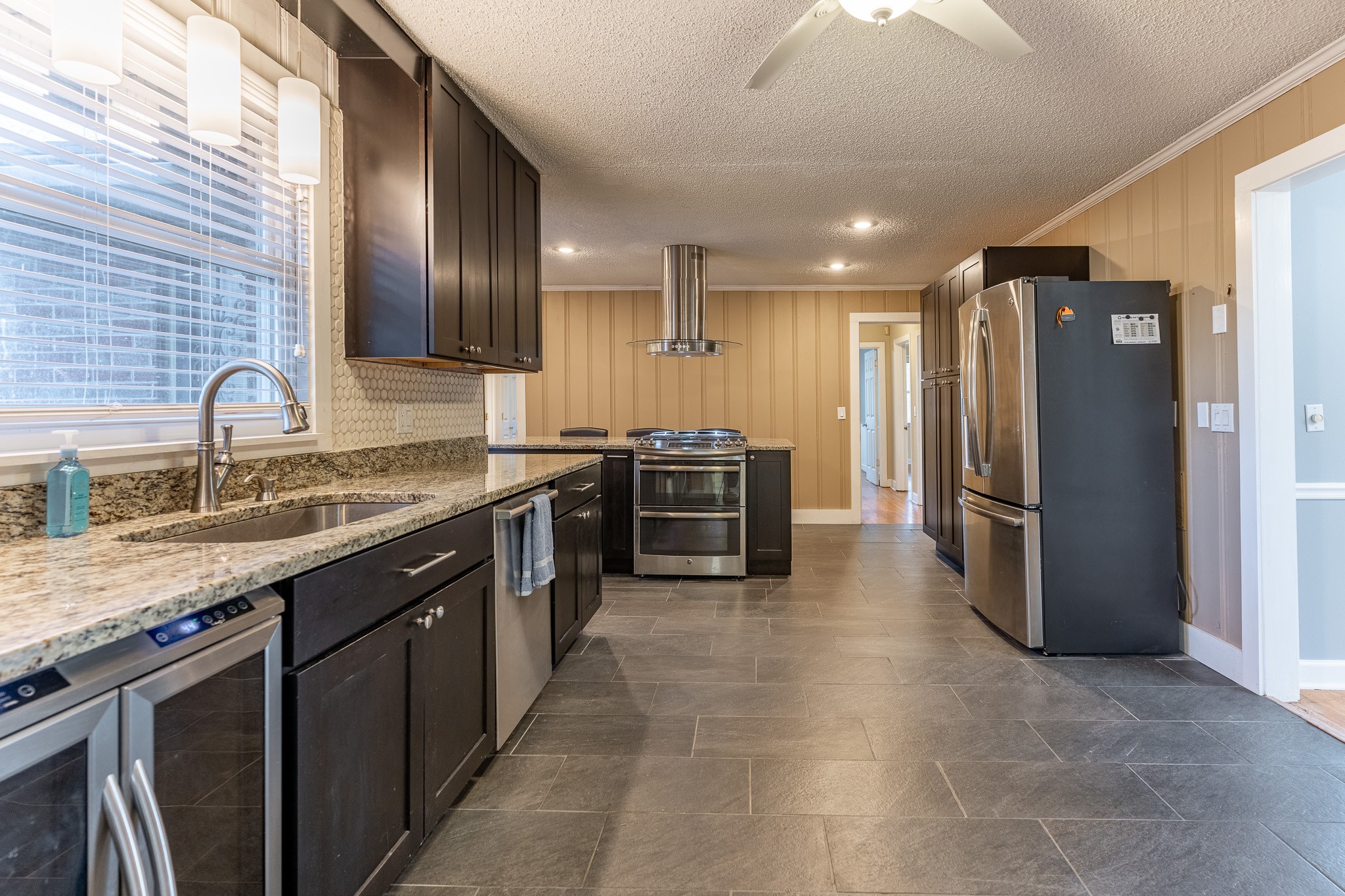 4864 Corning Dr