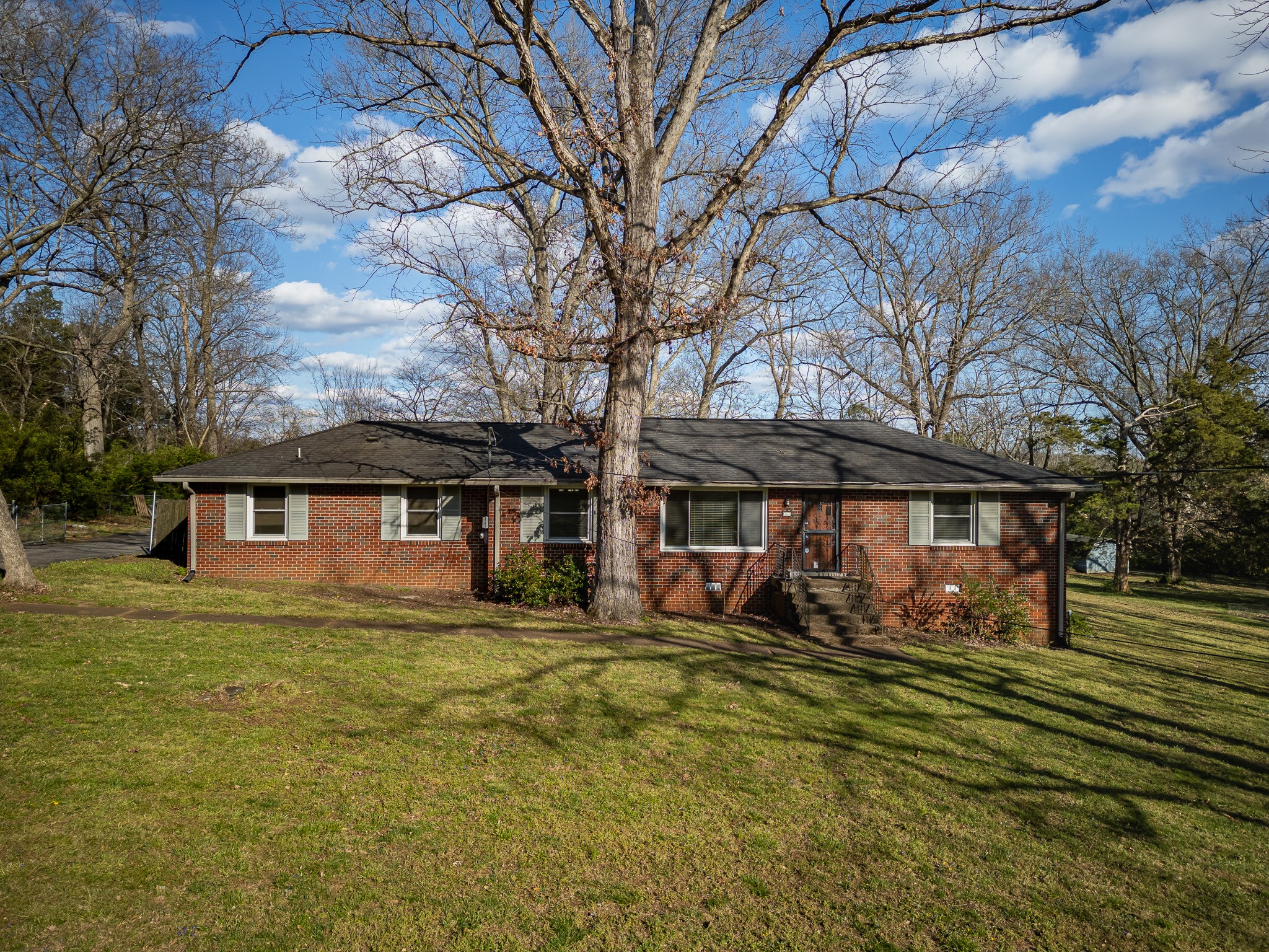 4864 Corning Dr