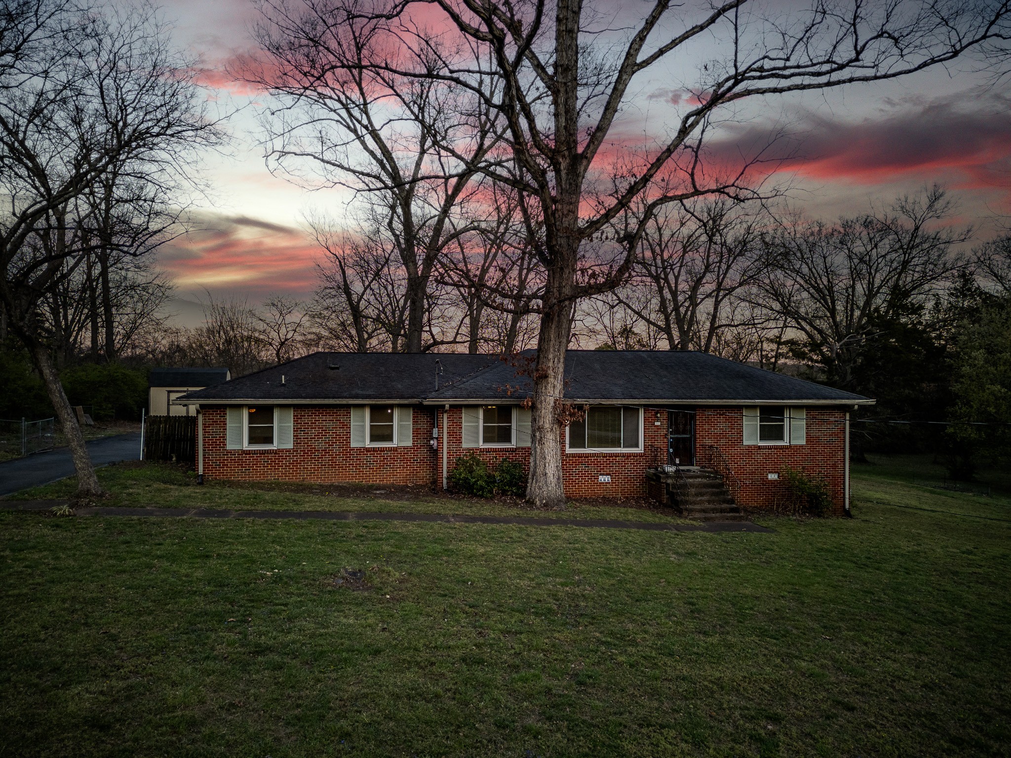 4864 Corning Dr