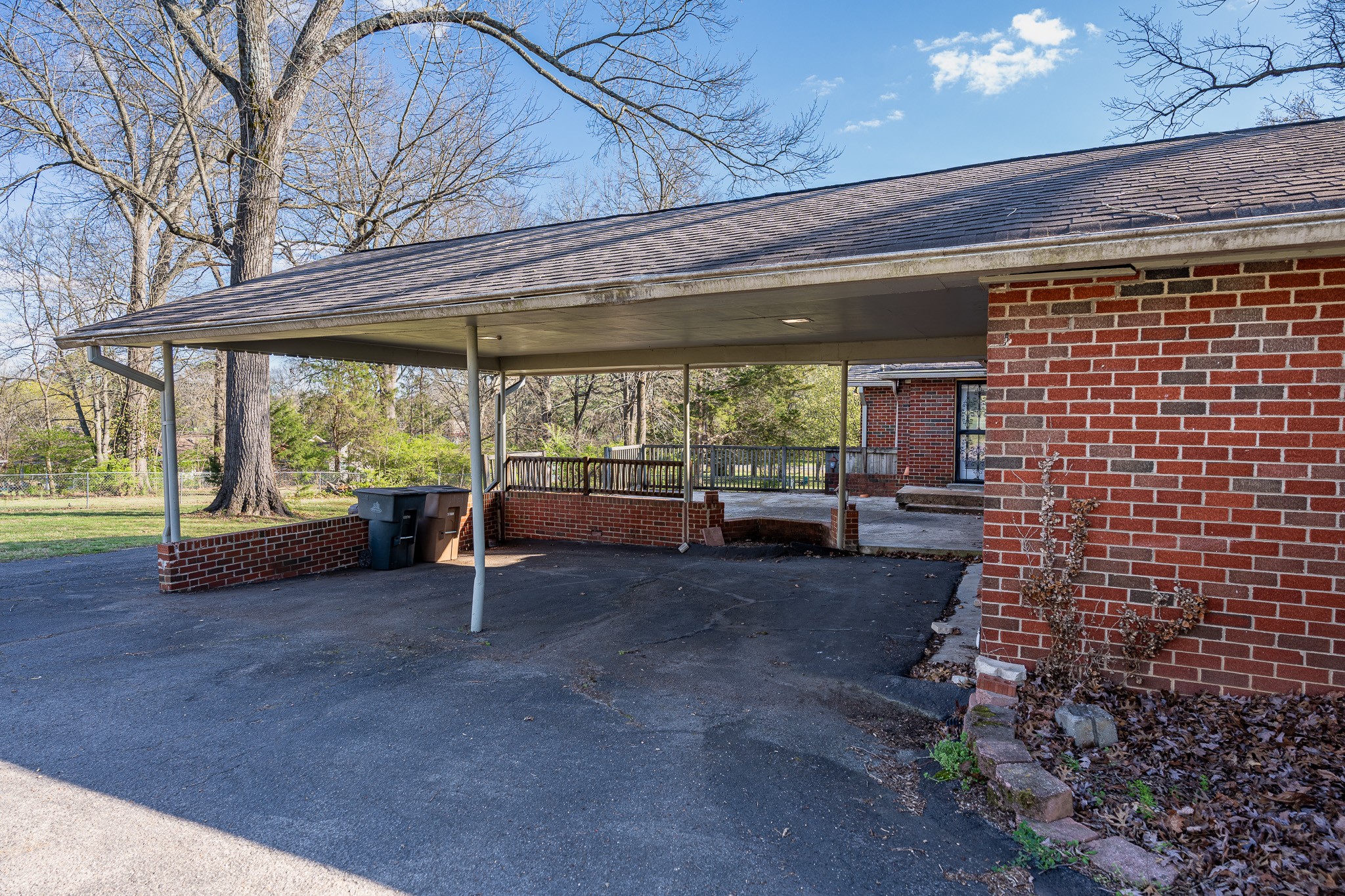 4864 Corning Dr