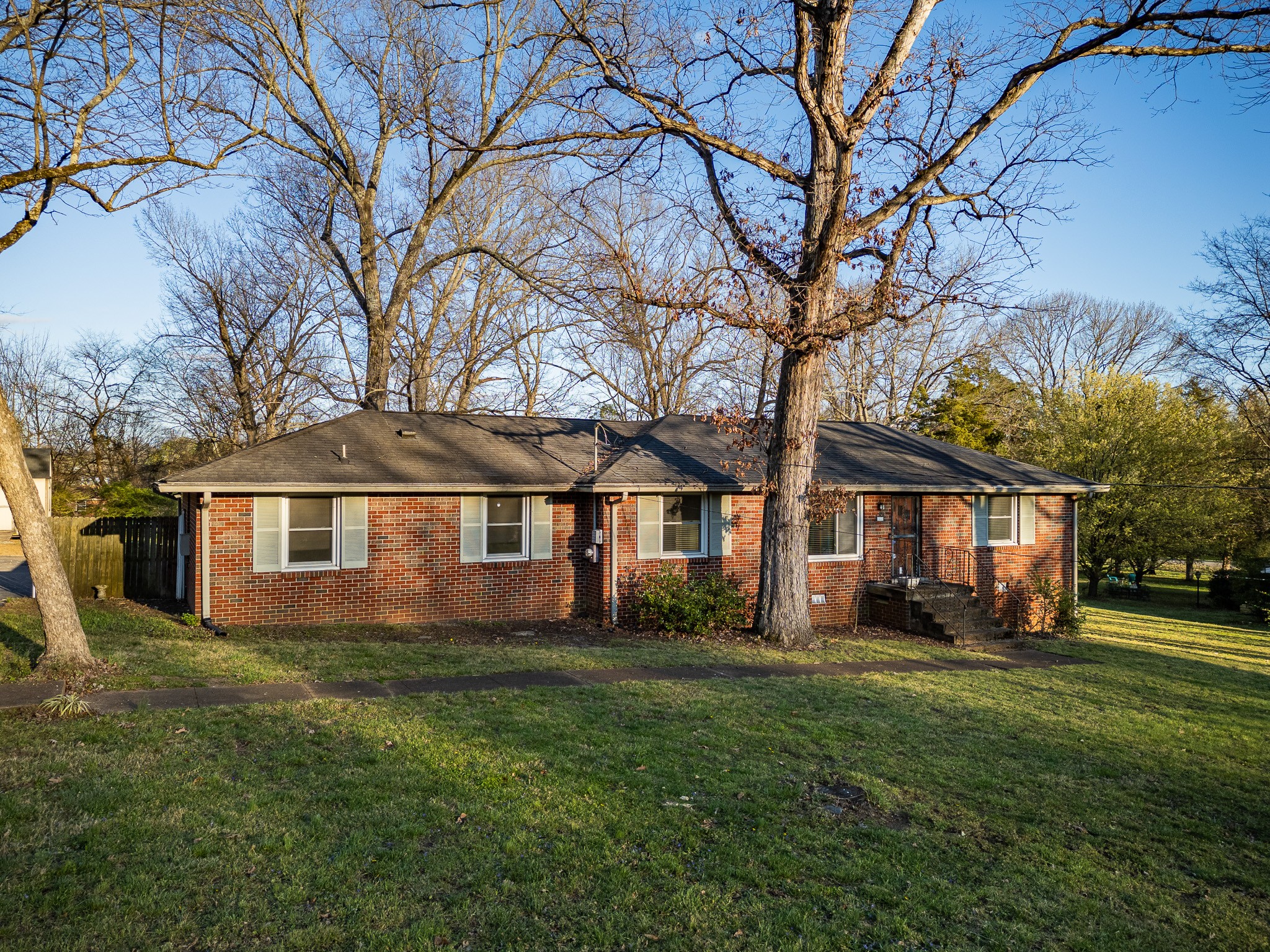 4864 Corning Dr