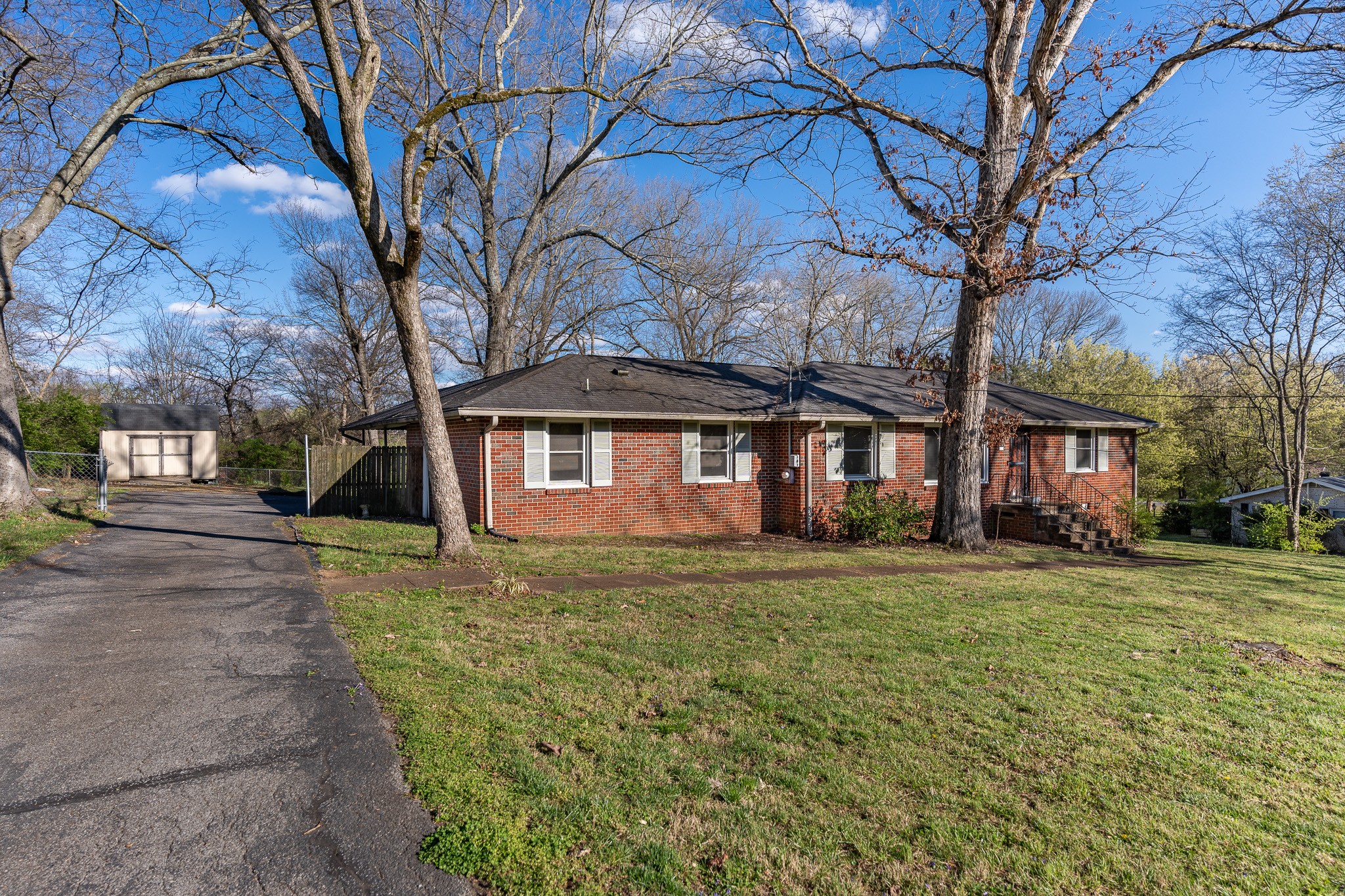 4864 Corning Dr