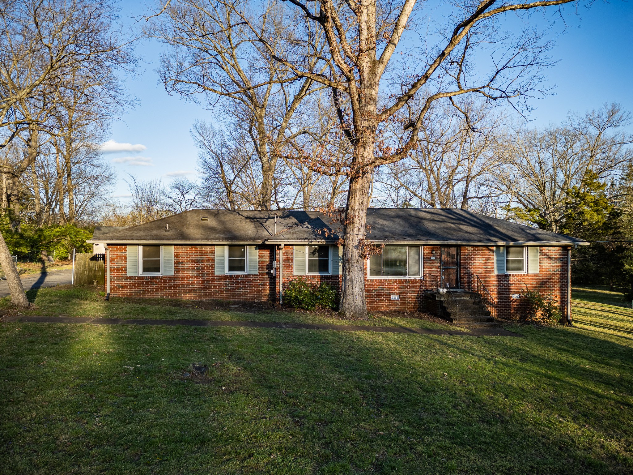 4864 Corning Dr