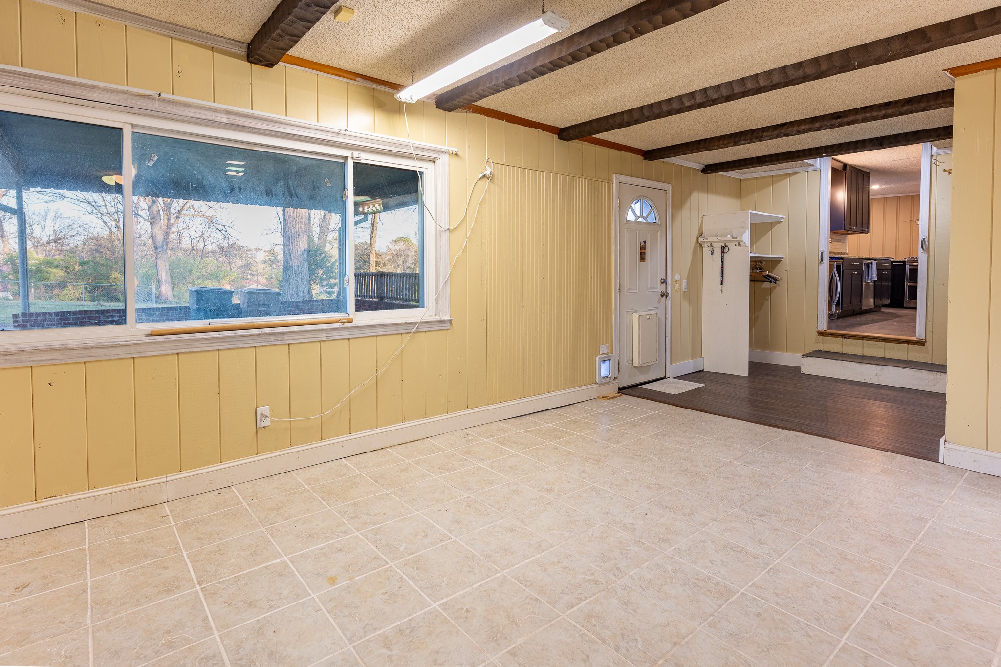 4864 Corning Dr