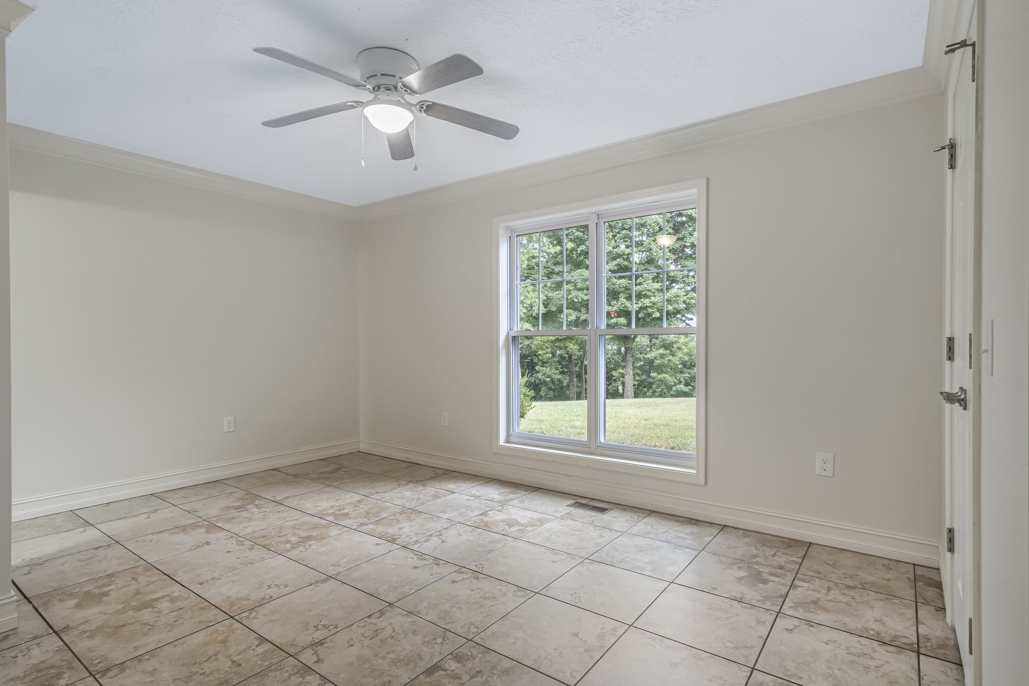 1035 Magic Mountain Ln