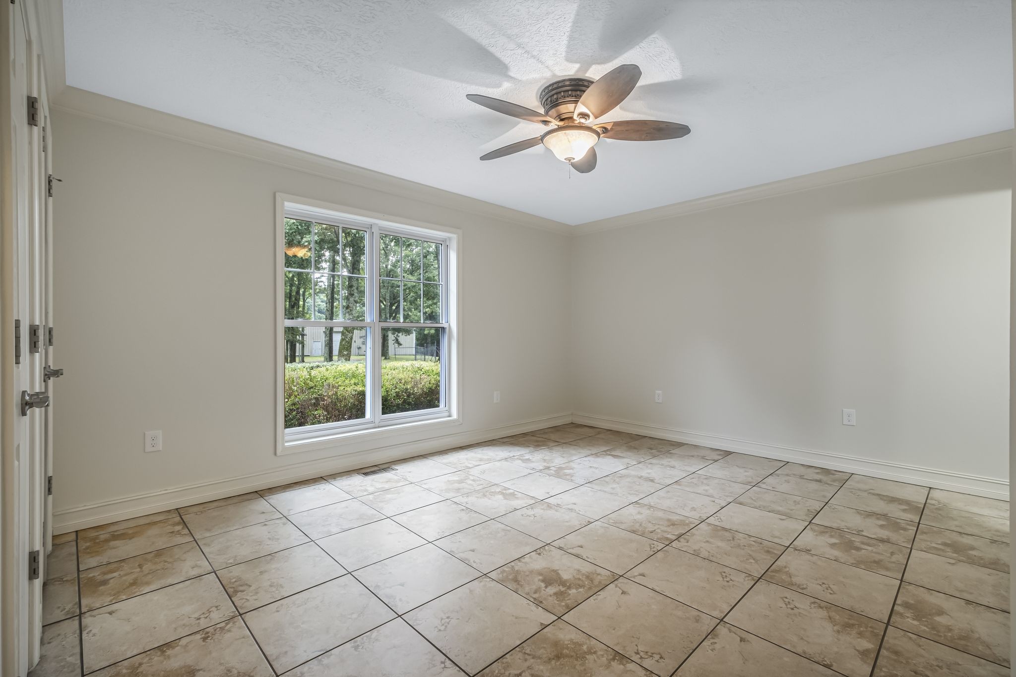 1035 Magic Mountain Ln
