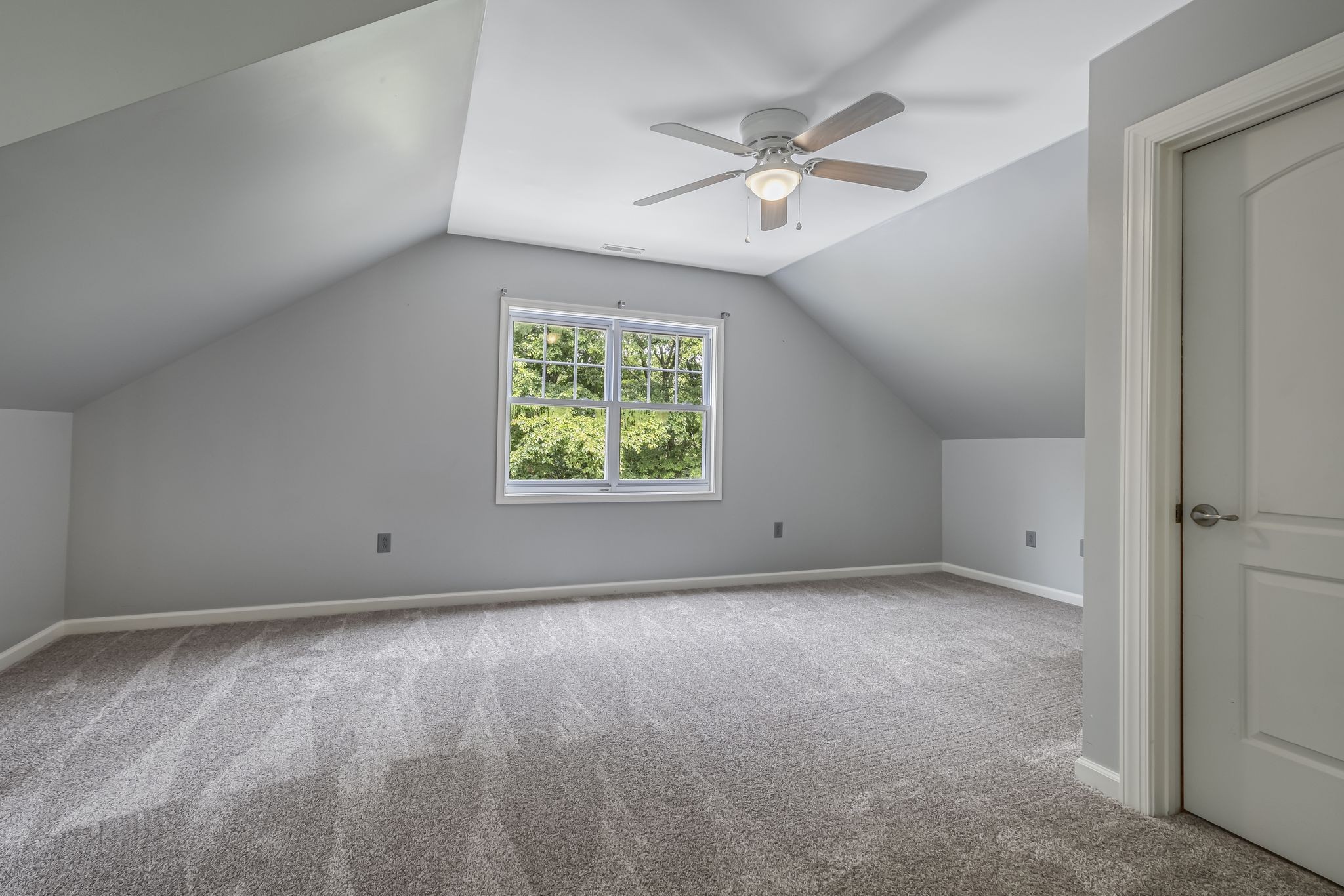 1035 Magic Mountain Ln