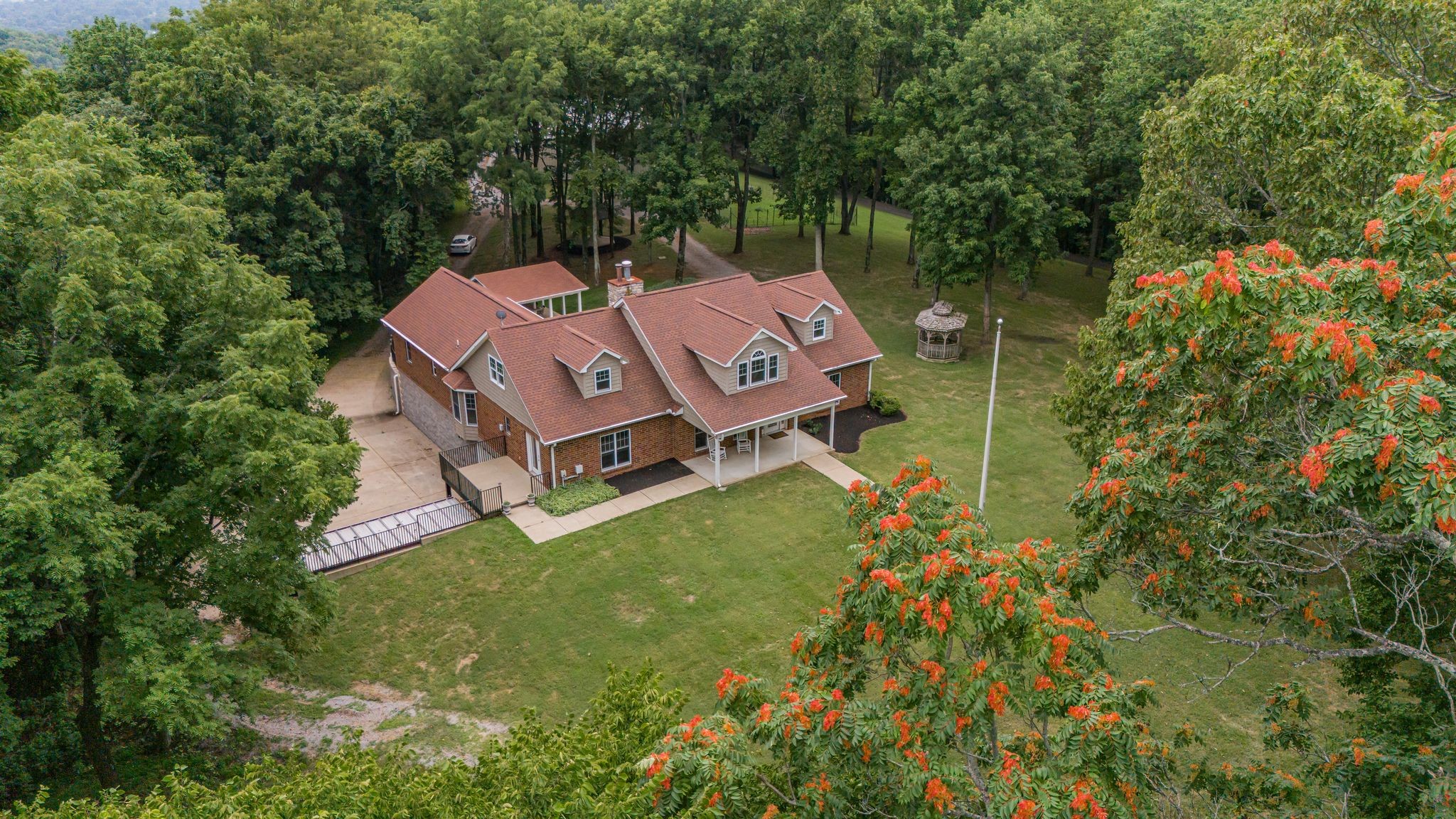 1035 Magic Mountain Ln