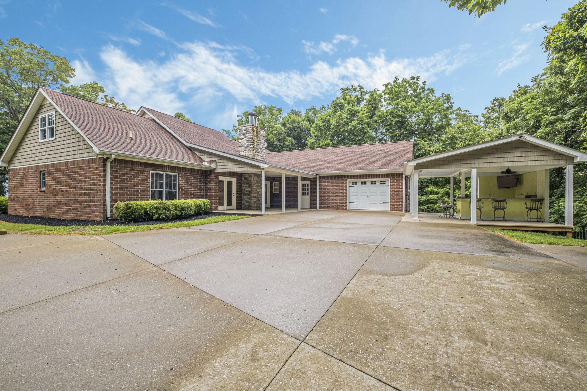 1035 Magic Mountain Ln