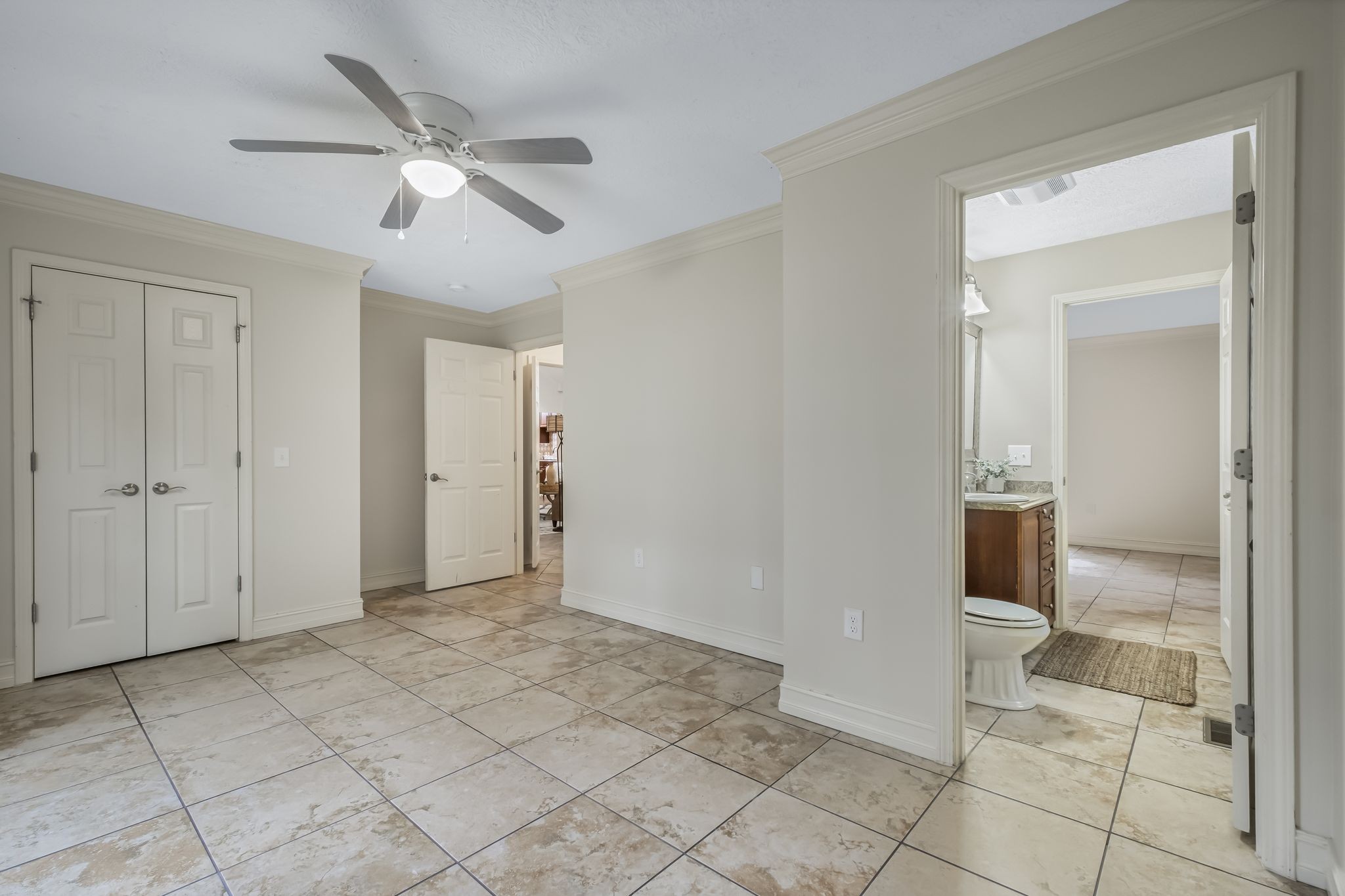 1035 Magic Mountain Ln
