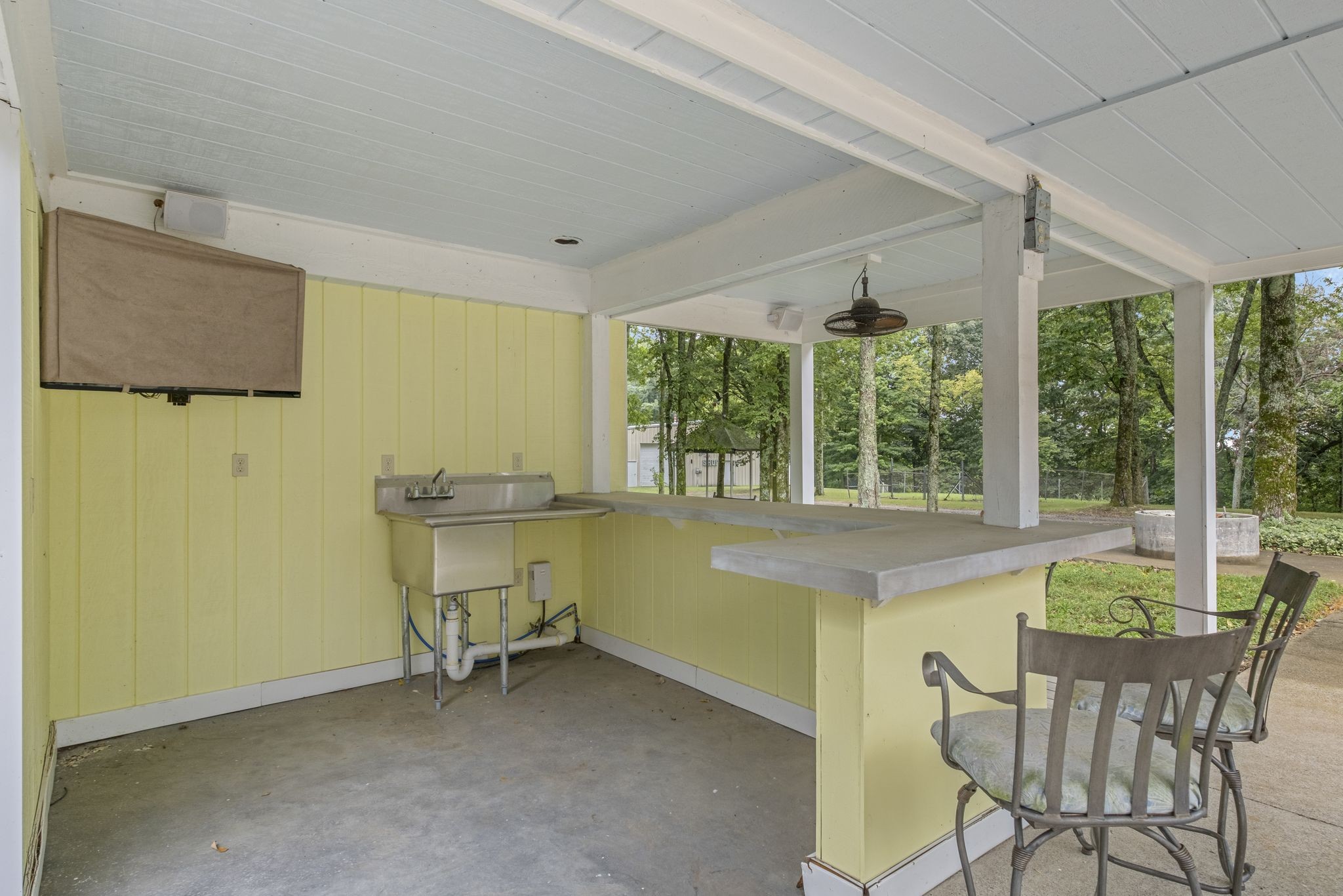 1035 Magic Mountain Ln