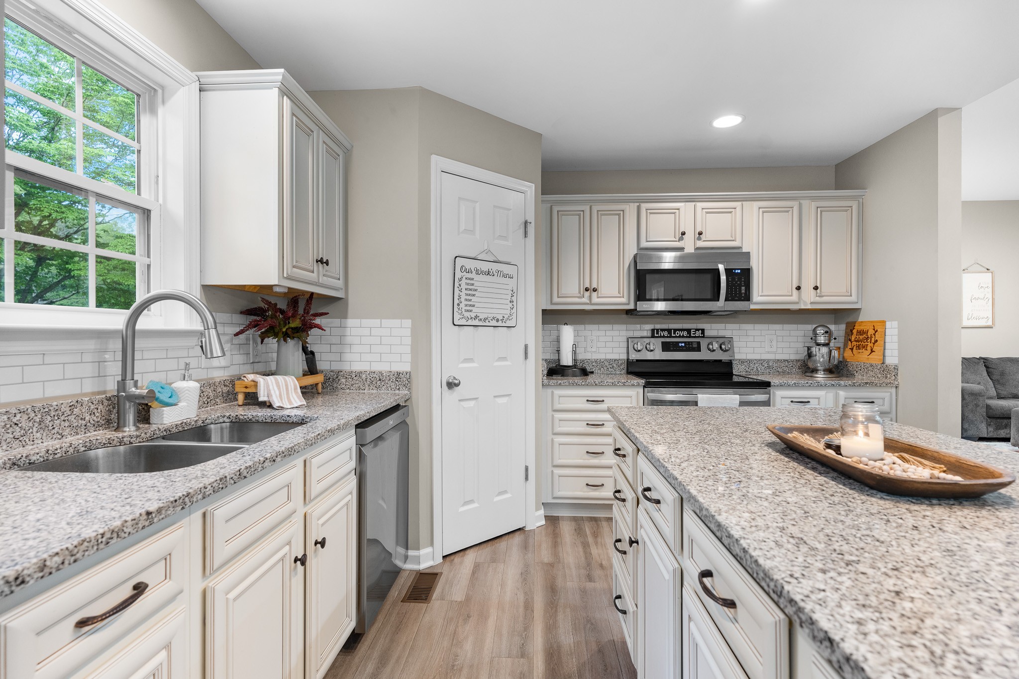 1356 Sayles Cir