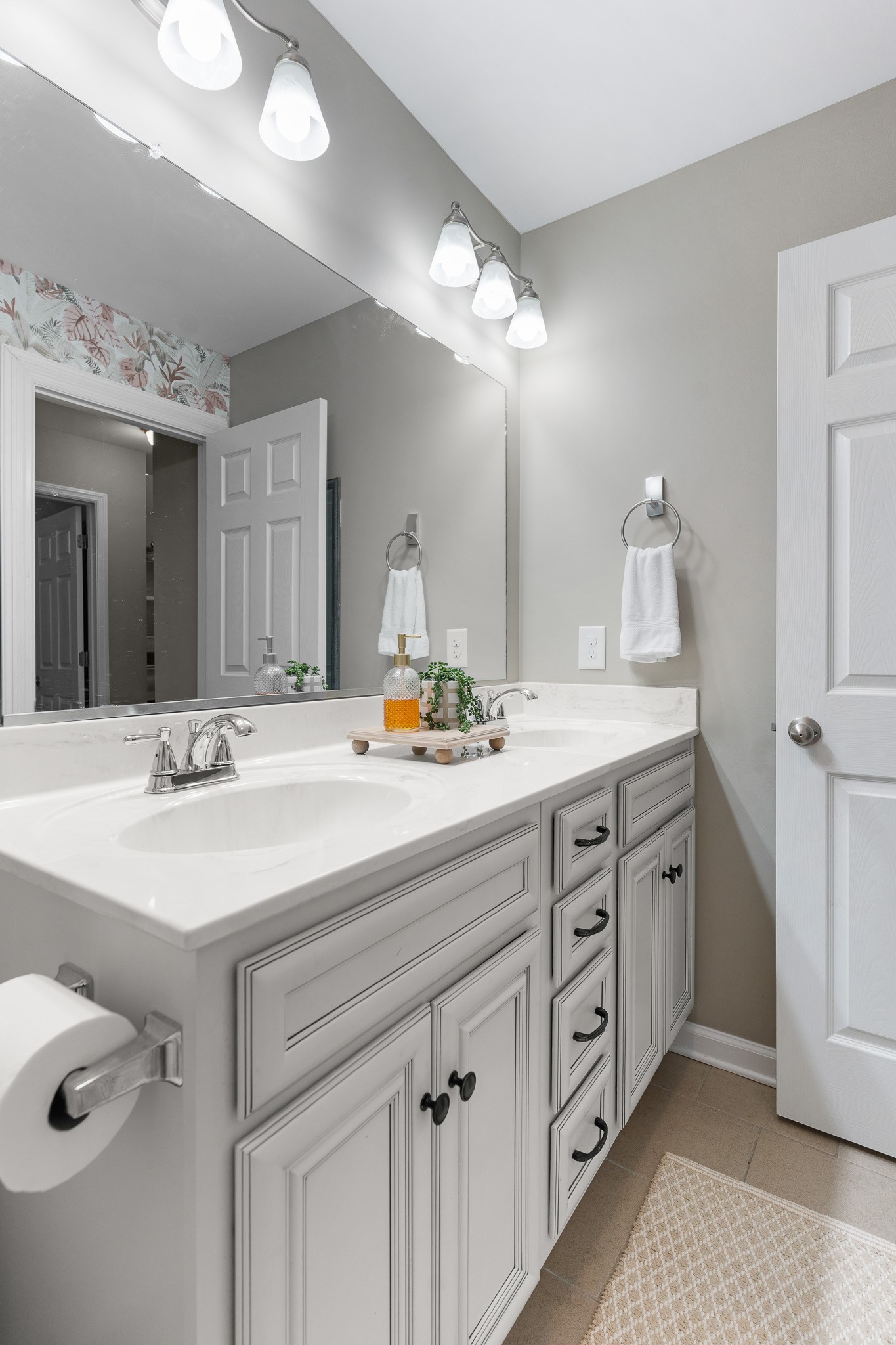 1356 Sayles Cir