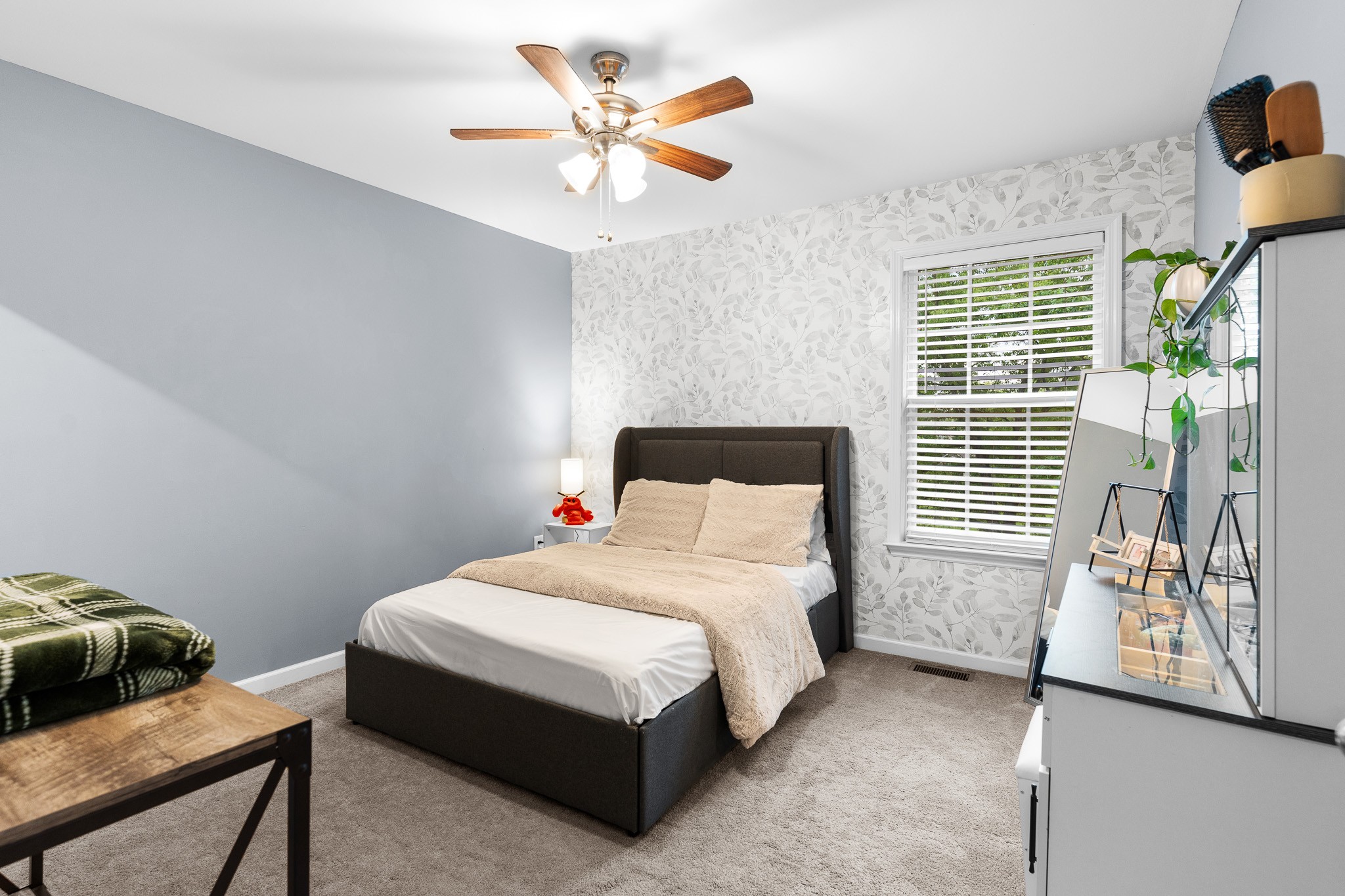 1356 Sayles Cir